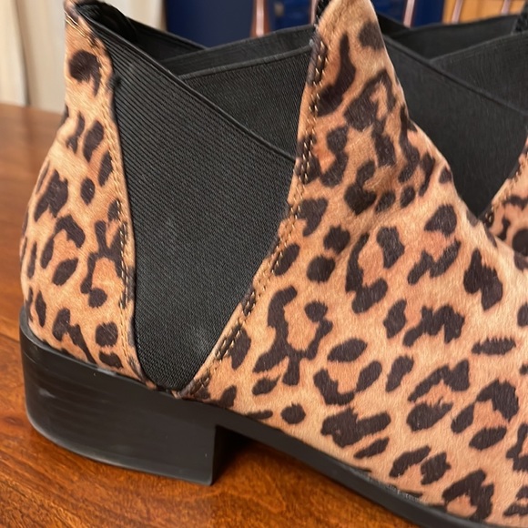 A New Day leopard print bootie size 9 medium width 2 inch heel - Picture 4 of 7